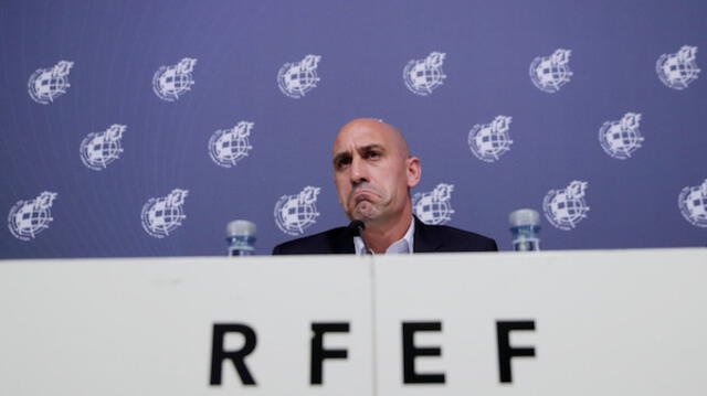 Luis Rubiales, presidente de la Federación Española, y sus colegas podrían poner fin a La Liga. Foto: Internet.