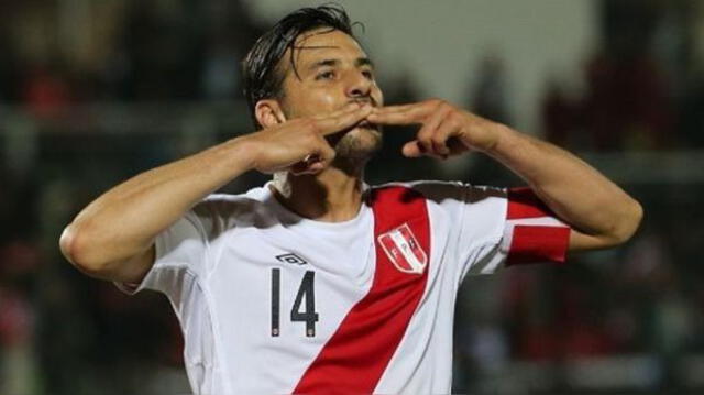 Claudio Pizarro es el quinto máximo goleador histórico de la selección peruana.