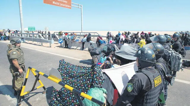 Frontera Perú-Chile. Cada día llegan más migrantes. Foto: EFE   