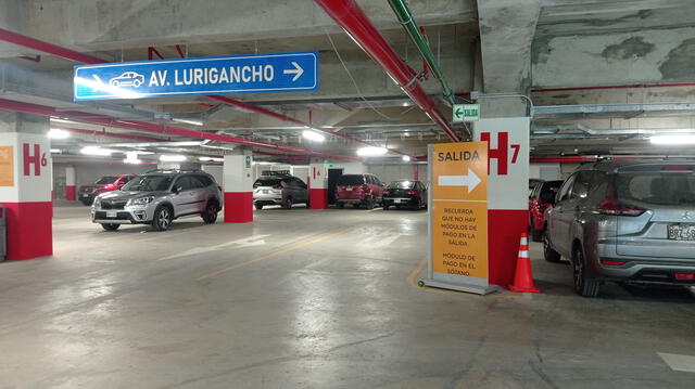 <em>Estacionamiento del sótano 2 del Mall Aventura San Juan de Lurigancho. Foto: La República.</em>   