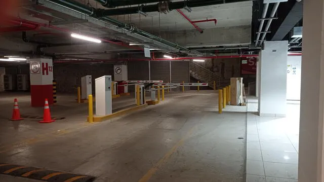  Estacionamiento del sótano 2 del Mall Aventura San Juan de Lurigancho
