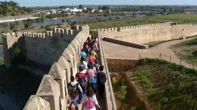 La muralla es uno de los principales turísticos dentro de la ciudad de Bajadoz. Foto: PlanVE. 