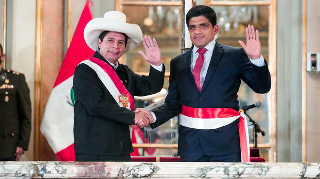 Juan Carrasco también juramentó como ministro de Defensa en noviembre de 2021. Foto: El Peruano   