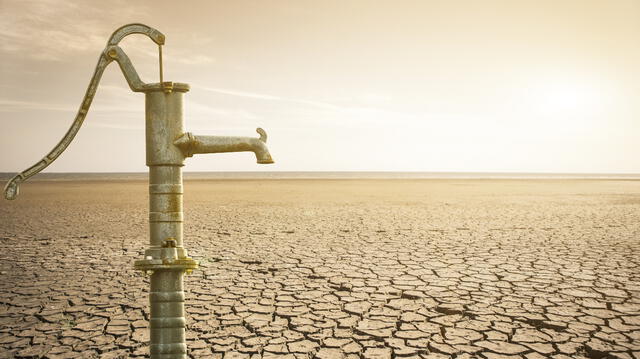 Es fundamental adoptar prácticas saludables en la gestión y consumo del agua potable a nivel mundial. Foto: iStock   