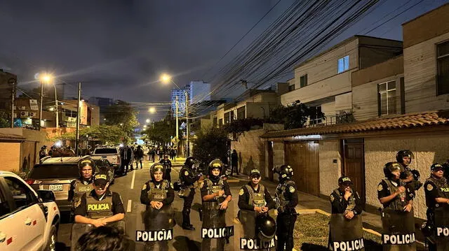 Castañeda cuestionó que haya habido enorme presencia policial para el cateo de la casa de Boluarte. Foto: difusión   