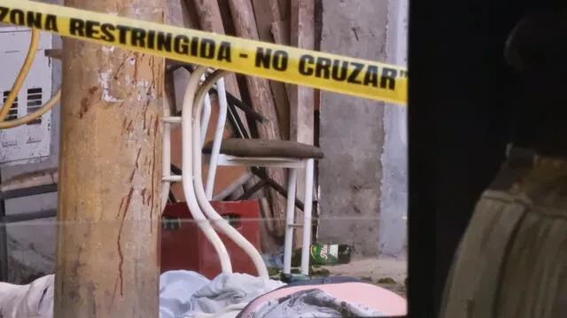 En la escena del crimen, todavía se puede ver la caja de cerveza que tomaban las víctimas. Foto: Miguel Calderón/La República   