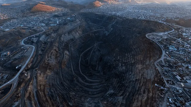La mina ubica gran parte de la ciudad de Cerro de Pasco. Foto: National Geographic   