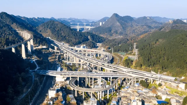  La montañosa Guizhou es conocida como el museo mundial de los puentes. Foto: Pueblo en línea<br>    