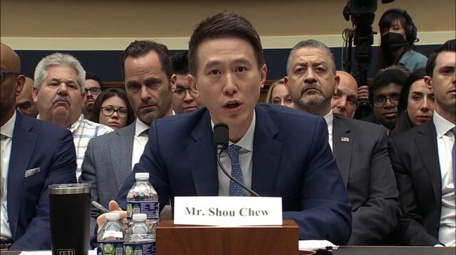 El CEO TikTok, Shou Chew compadeció ante el Congreso de Estados Unidos por la seguridad de la data de los estadounidenses. Foto: AFP    