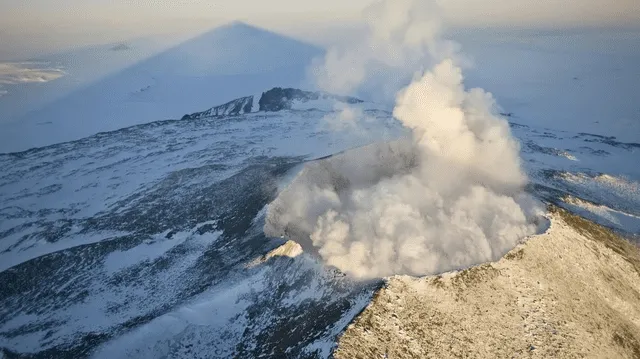  Las partículas de oro que arroja el volcán equivale hasta 20 micrómetros. Foto: Canal 26<br>    