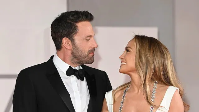  Jennifer López y Ben Affleck en su primer año de casados. Foto: Vanity Fair   