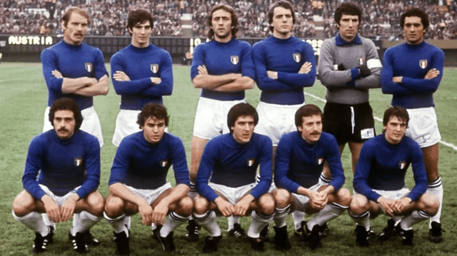 La selección de Italia usa azul en honor a la Casa de Saboya. Foto: AFP   