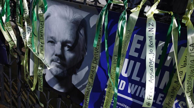 Assange fue visto fuera del la prisión británica en la que se encontraba y abordando un avión, en el que, según WikiLeaks, abandonará el territorio británico. Foto: AFP   