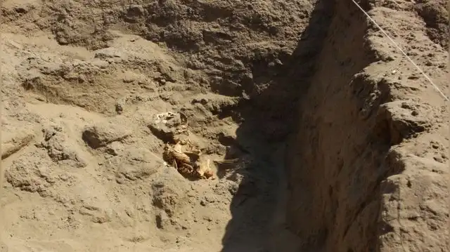 En este lugar se descubrieron los restos de un niño de aproximadamente 7 años. Foto: Gobierno del Perú En este lugar se descubrieron los restos de un niño de aproximadamente 7 años. Foto: Gobierno del Perú