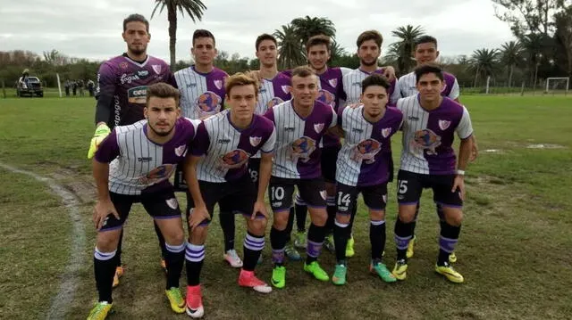 Manuel Ugarte defendiendo los colores de Fénix en Uruguay. Foto: El Observador   