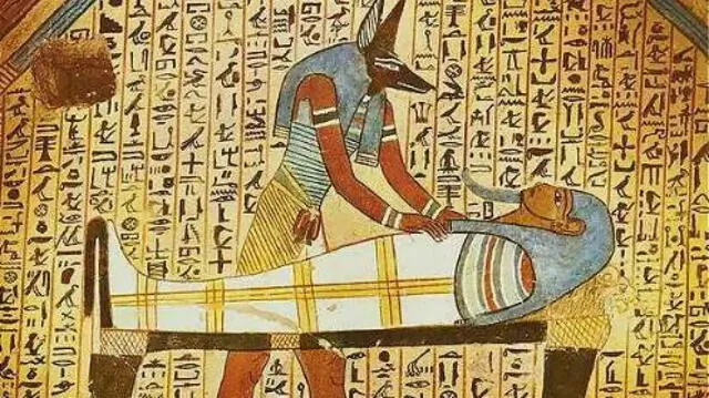  Anubis embalsamando a Osiris. Foto: Everything Egyptian And Egyptian Revival   