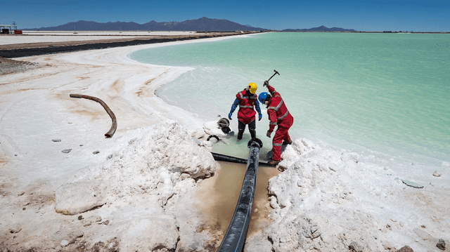  El método solar contribuye a una menor contaminación del suelo y las aguas subterráneas, lo que lo convierte en una opción más ecológica. Foto: NatGeo   