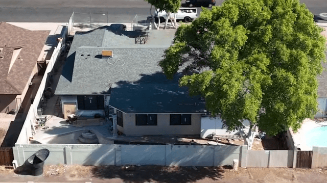 Joseph Hill Jr., de Tempe, Arizona, está acusado de guardar el cadáver de su padre en un congelador en su patio trasero y no informar sobre su muerte. Foto: Fox Phoniex   