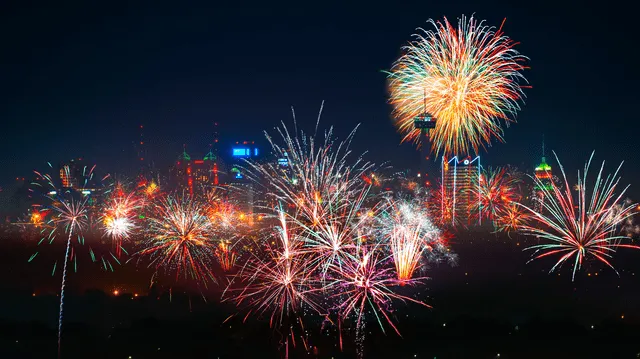 Actividades en Civic Park, La Villita y Hemisfair prometen diversión y entretenimiento para todos, convirtiendo a San Antonio en el destino ideal para recibir el nuevo año. Foto: Univision   