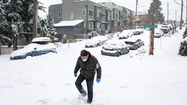  Estas nevadas pueden ser extremadamente pesadas y acumular grandes cantidades de nieve en poco tiempo, lo que dificulta las actividades diarias y el transporte. Foto: CNN   