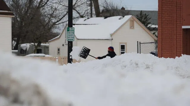  Las nevadas intensas causadas por el efecto lago pueden tener un impacto ambiental, al afectar la calidad del agua y los ecosistemas locales. Foto: CNN   