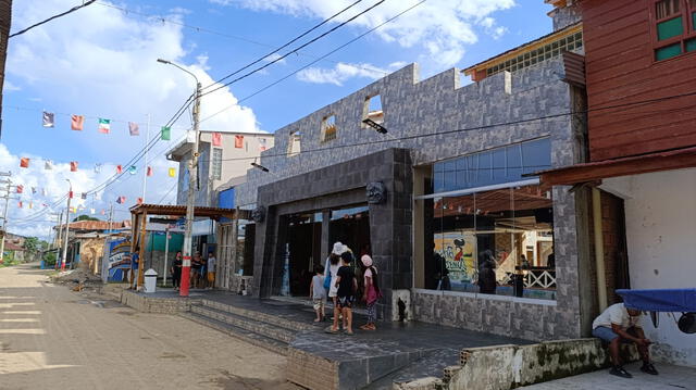 El pueblo se caracteriza por contar con diferentes comercios al ser una zona turística. A pesar de eso, aún es considerado como un pequeño caserío. Foto: cortesía El pueblo se caracteriza por contar con diferentes comercios al ser una zona turística. A pesar de eso, aún es considerado como un pequeño caserío. Foto: cortesía