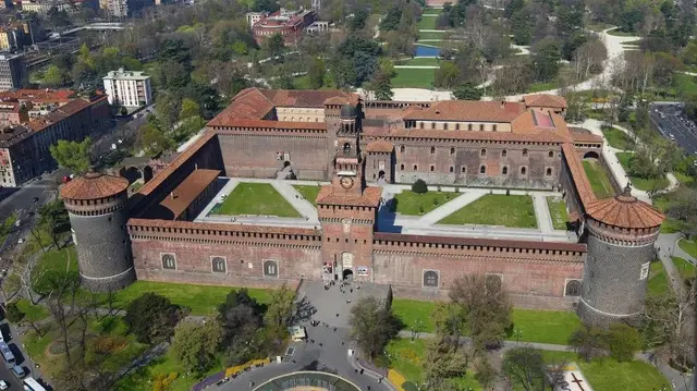  El Castillo Sforza en Milán, Italia, fue construido en el siglo XV por el duque Ludovico Sforza. Foto: De Agostini   