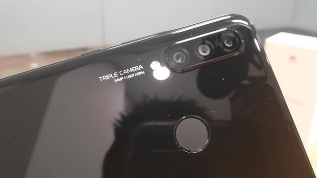 El Huawei P30 Lite es un gama media que posee triple cámara con inteligencia artificial. Foto: Daniel Robles