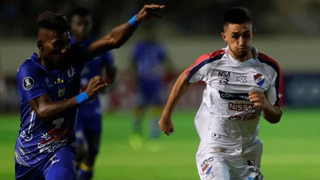 Delfín derrotó de visita 2-1 a Nacional y avanza en la Copa Libertadores