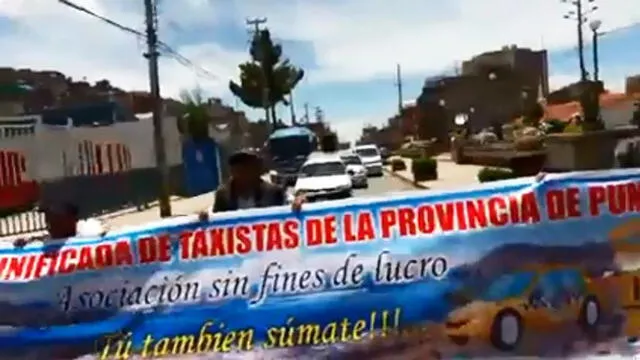 Choferes protestan por corrupción en empresas privadas de taxis en Puno [VIDEO]