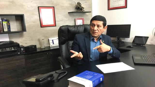 Posición. Arturo Salas, de Solidaria Perú, indica que gobernador beneficia a concesionaria. Foto: La República