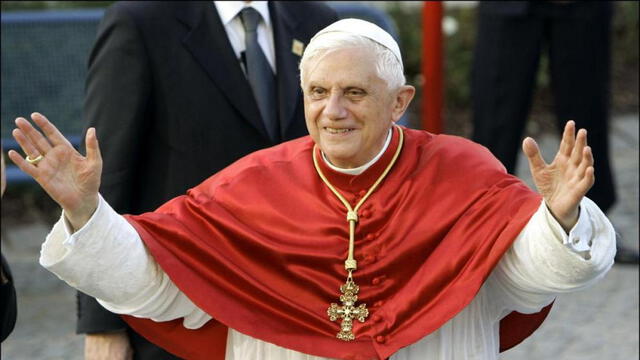 ¿Por qué Benedicto XVI renunció a su cargo de sumo pontífice de la Iglesia Católica?