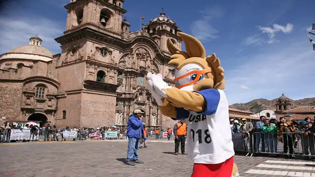 Fiebre del Mundial Rusia 2018: Mascota Zabivaka en fiestas del Cusco [FOTOS Y VIDEO]