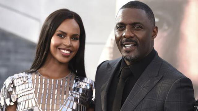 Idris Elba y su esposa.