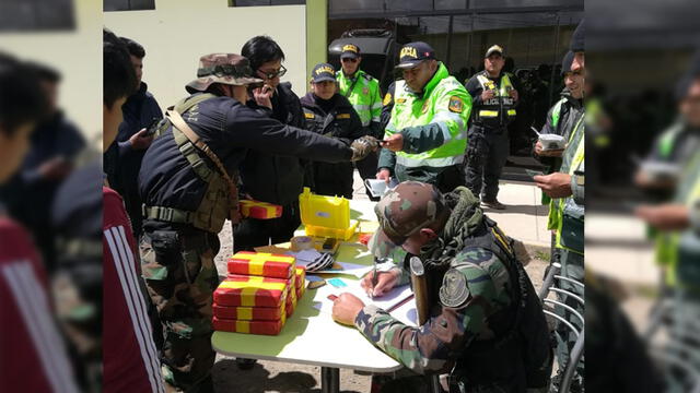 Detienen a narcotraficantes con 52 paquetes de droga en vía Juliaca - Cusco [VIDEO]