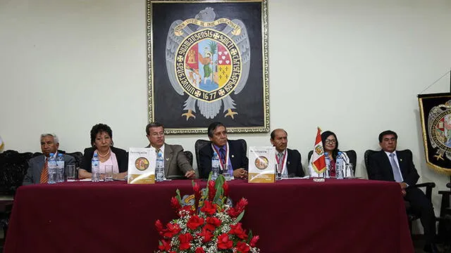 Ayacucho: Universitarios y docentes presentan revista de investigación científica