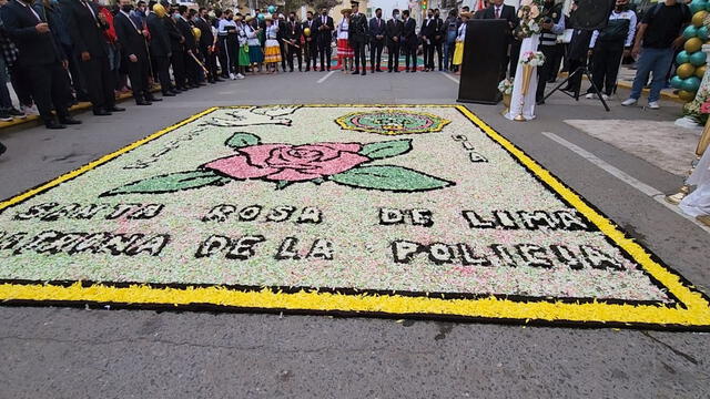 La Divincri fue la unidad que ganó el concurso de alfombras florales. Foto: PNP Lambayeque. La Divincri fue la unidad que ganó el concurso de alfombras florales. Foto: PNP Lambayeque.