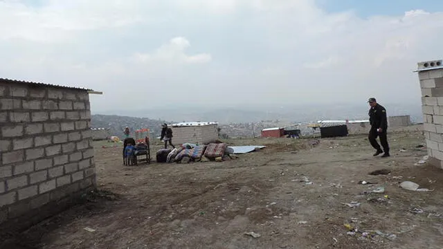 Arequipa: Desalojan a más de 100 familias invasoras en Mariano Melgar [FOTOS]
