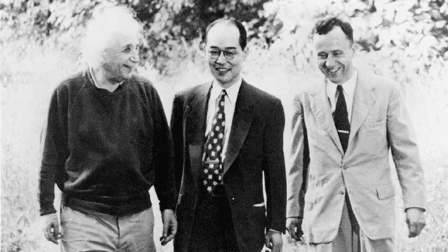 Albert Einstein, Hidekei Yukawa (Nobel de Física en 1949) y John Wheeler, quien acuñó el término 'agujero de gusano' | Foto: Difusión