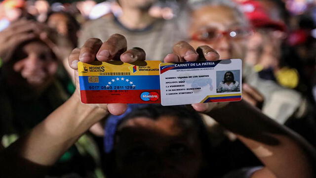 Tarjetas para personas con bajos recursos y un documento de identidad, conocido como el Carnet de la Patria, se pulularon en Venezuela bajo el régimen de Nicolás Maduro