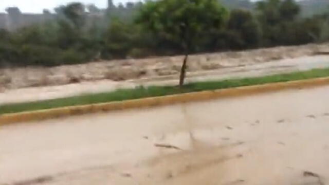 Emergencia en Moquegua: seis personas quedaron atrapadas en grifo tras desborde de río [VIDEOS]
