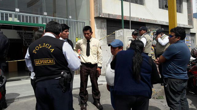 A punta de disparos asaltantes roban en financiera de Arequipa