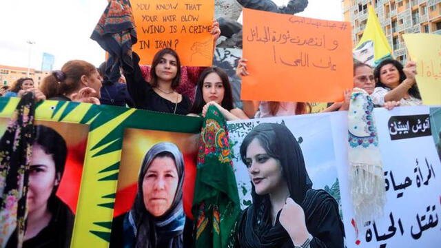 Las protestas, lideradas por mujeres, exigieron justicia por la muerte de la joven Mahsa Amini. Foto: AFP
