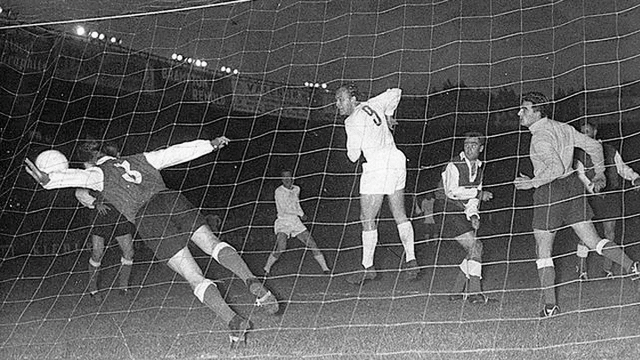 El Real Madrid ganó la primera final europea en 1956. Foto: ABC.