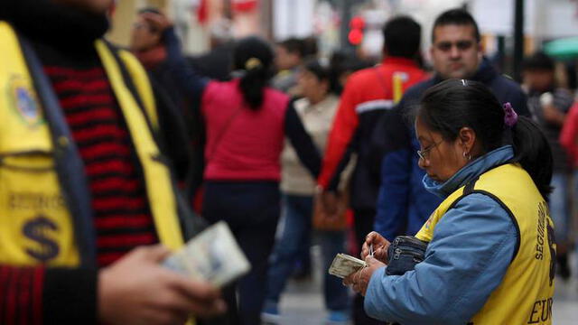 Tipo de cambio sube frente al sol este 24 de octubre