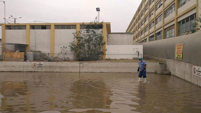 Rotura de tubería inunda Emergencia de hospital en Tacna
