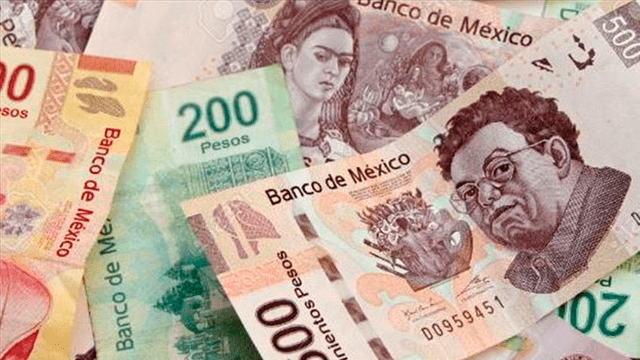 El peso mexicano suma once jornadas como la divisa menos cotizada. Foto: AA