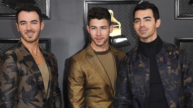 Jonas Brothers rinden homenaje a Kobe Bryant