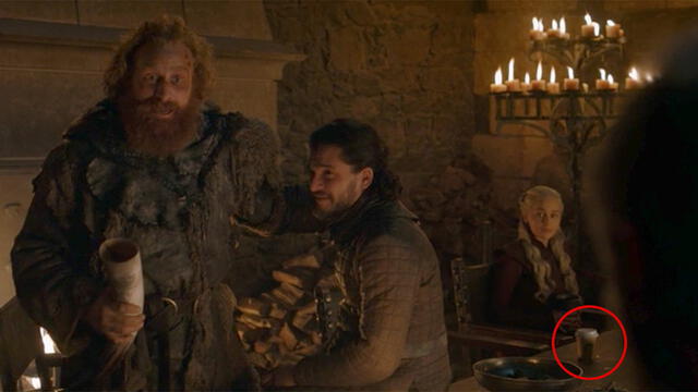 Todos recordamos el vaso de Starbucks y la botella de agua en escenas de la temporada final de “Game of Thrones”. Foto: HBO Max.