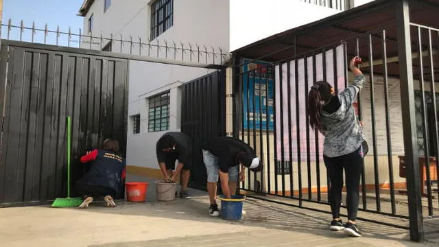 Jóvenes infractores realizan limpieza en centro de salud de SJM [FOTOS]
